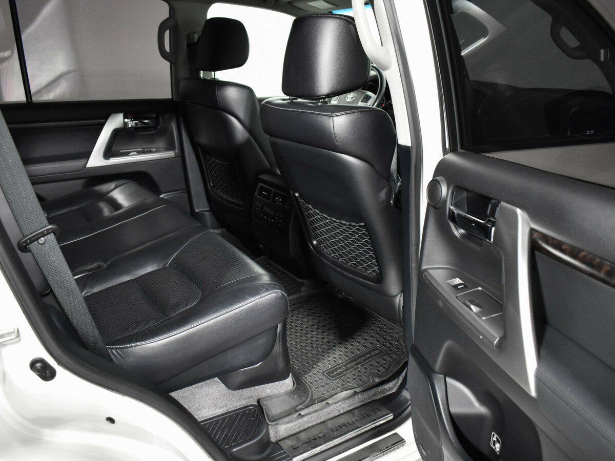 Купить Toyota Land Cruiser с пробегом. Фото: #10