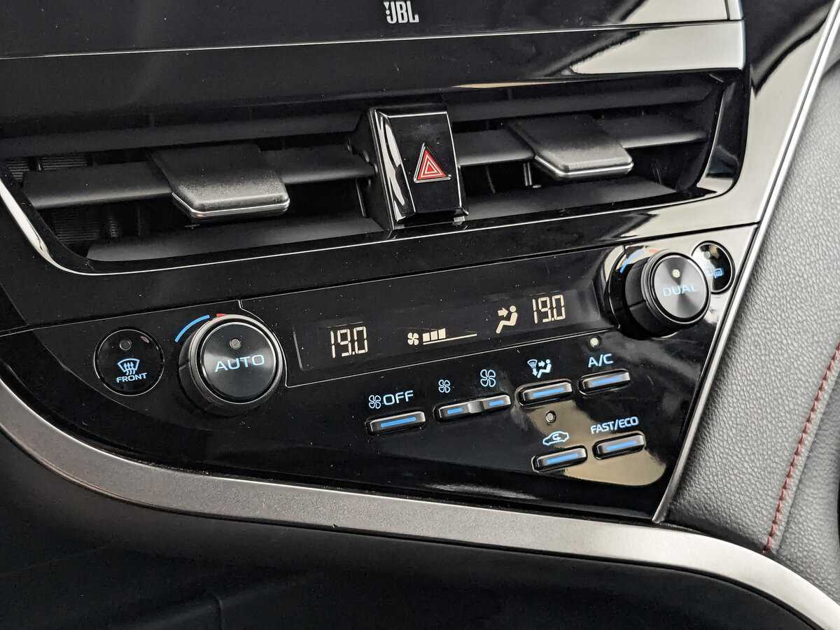 Купить Toyota Camry с пробегом. Фото: #16