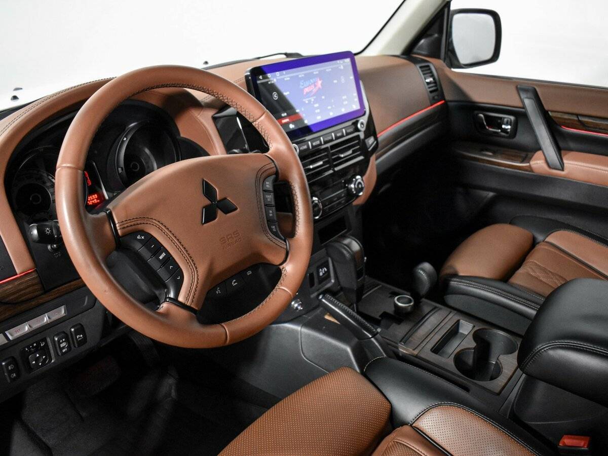 Купить Mitsubishi Pajero с пробегом. Фото: #6