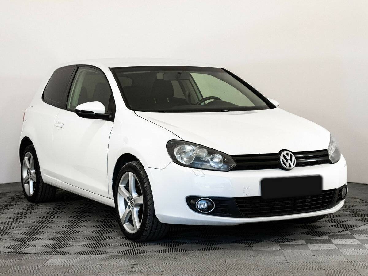 Купить Volkswagen Golf с пробегом. Фото: #2