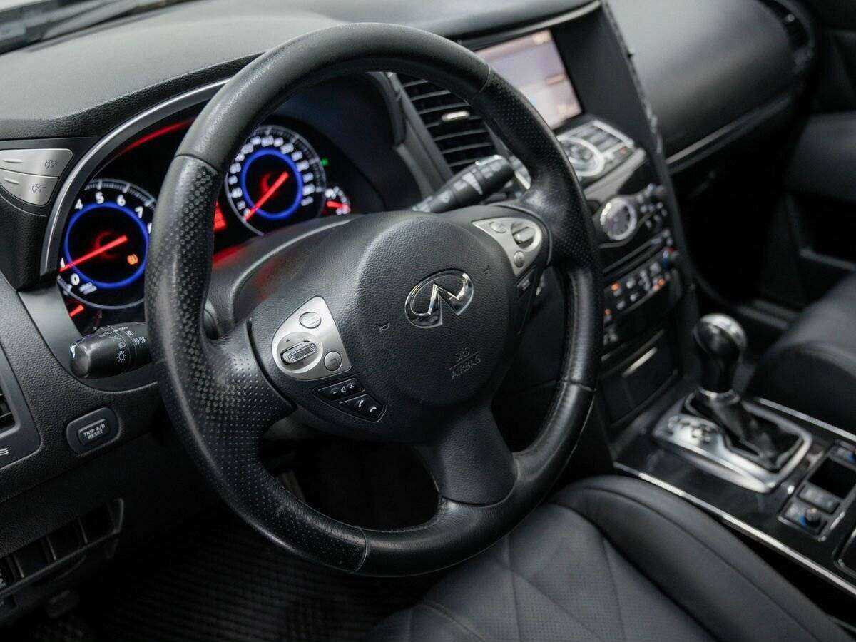 Купить Infiniti FX с пробегом. Фото: #17