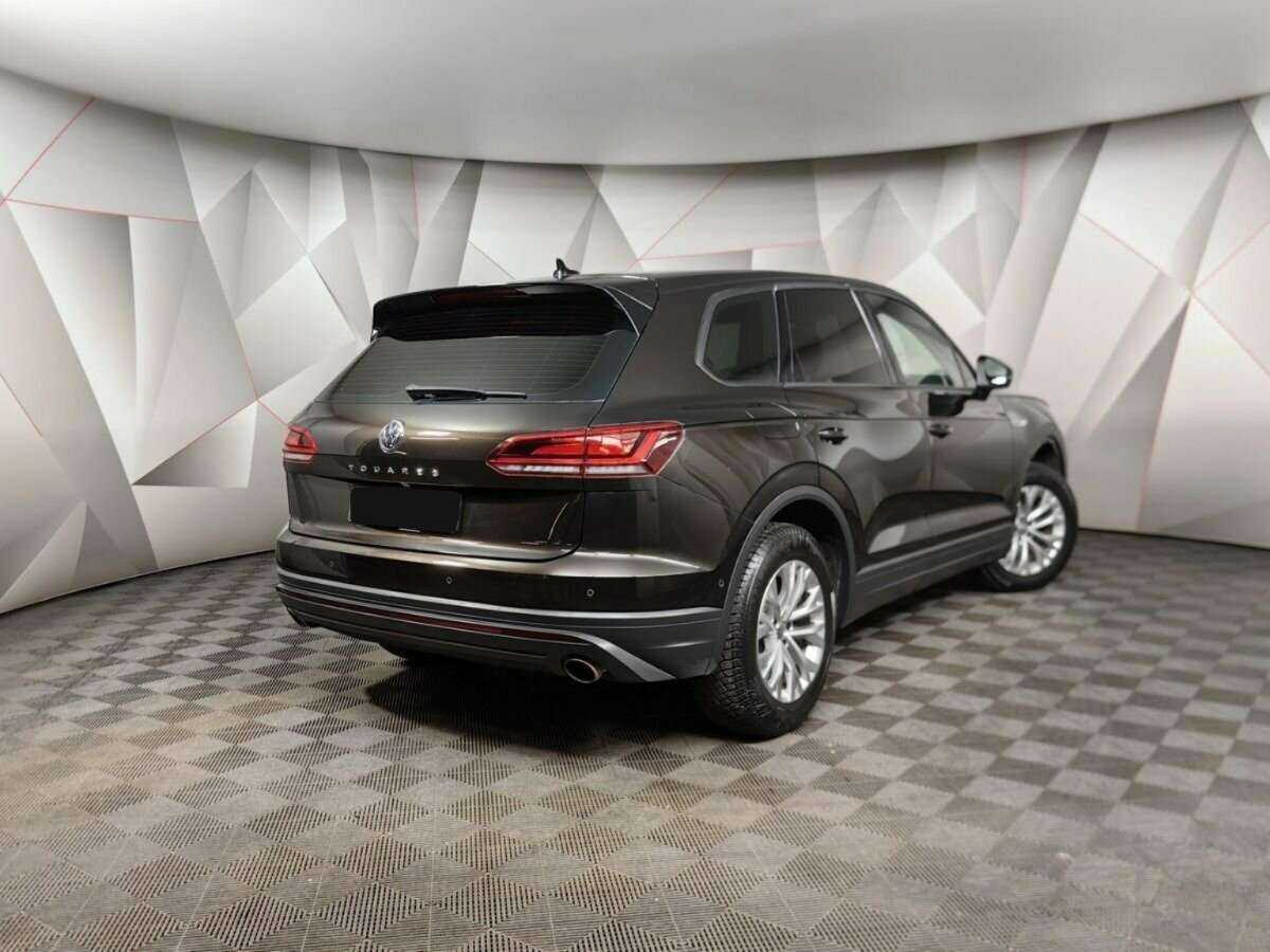 Купить Volkswagen Touareg с пробегом. Фото: #1