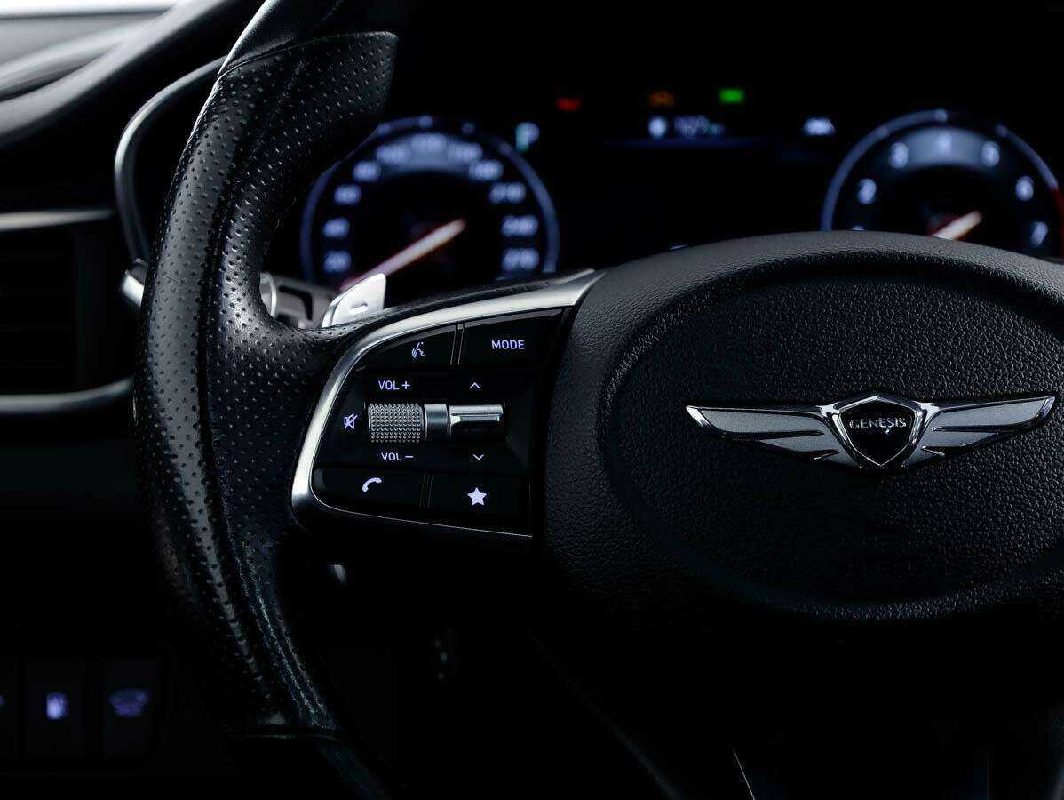 Купить Genesis G70 с пробегом. Фото: #18
