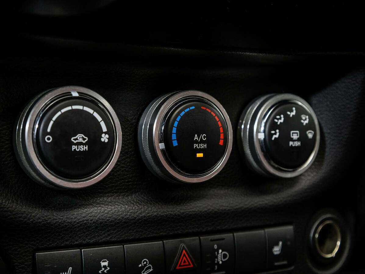 Купить Jeep Wrangler с пробегом. Фото: #12