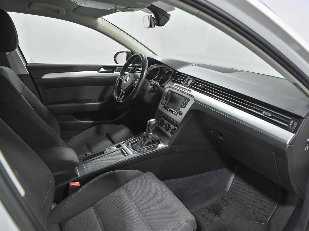 Купить Volkswagen Passat с пробегом. Фото: #16