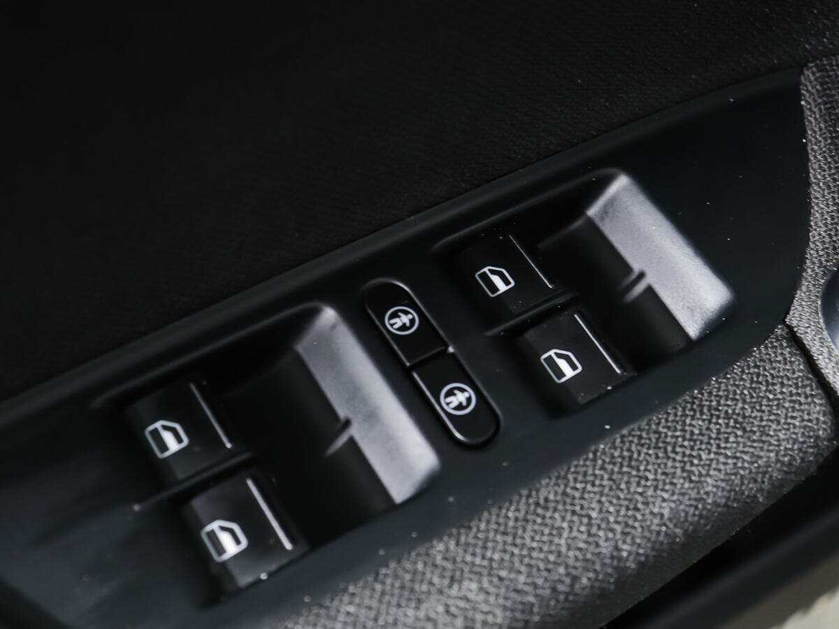 Купить Volkswagen Touareg с пробегом. Фото: #14