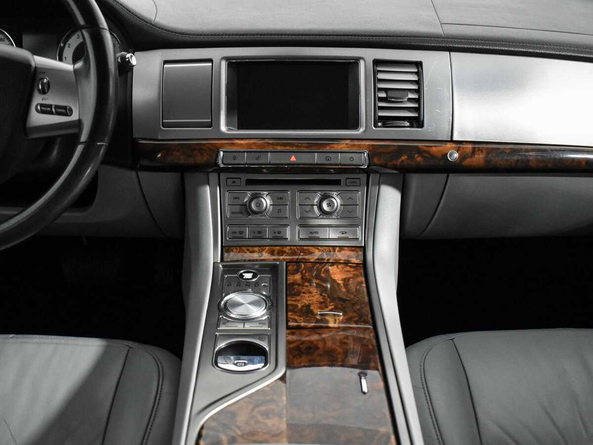 Купить Jaguar XF с пробегом. Фото: #12