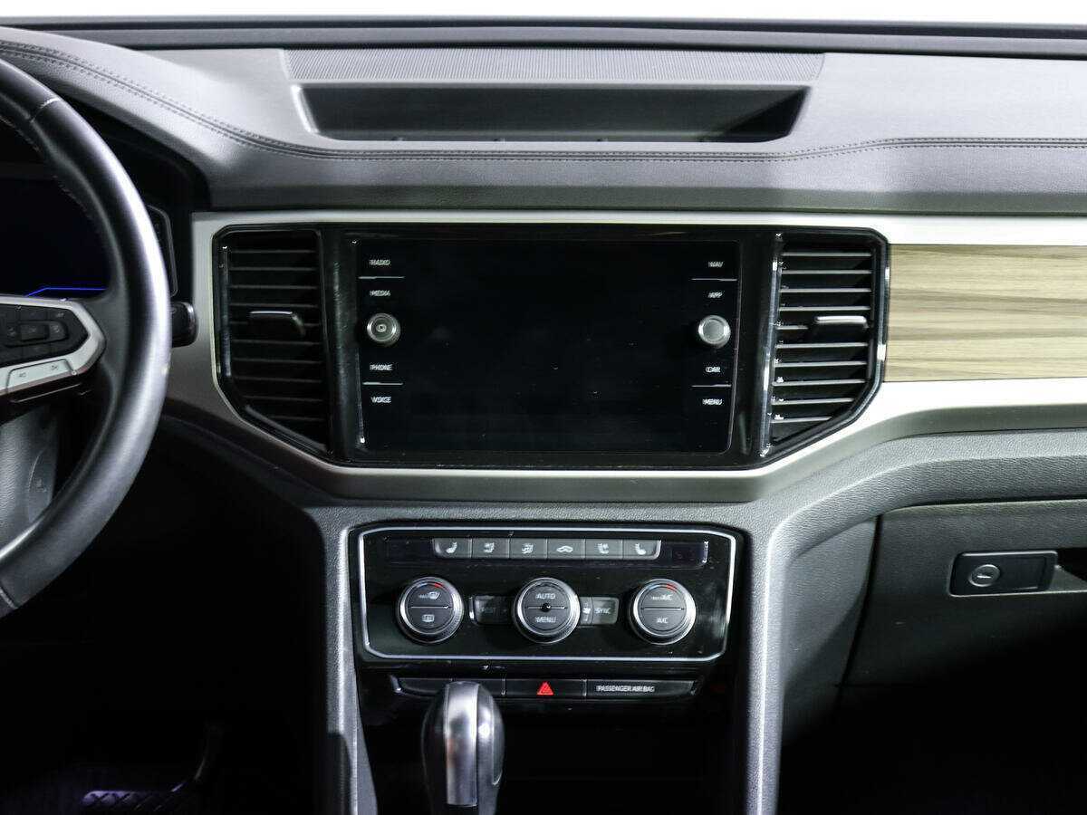 Купить Volkswagen Teramont с пробегом. Фото: #13