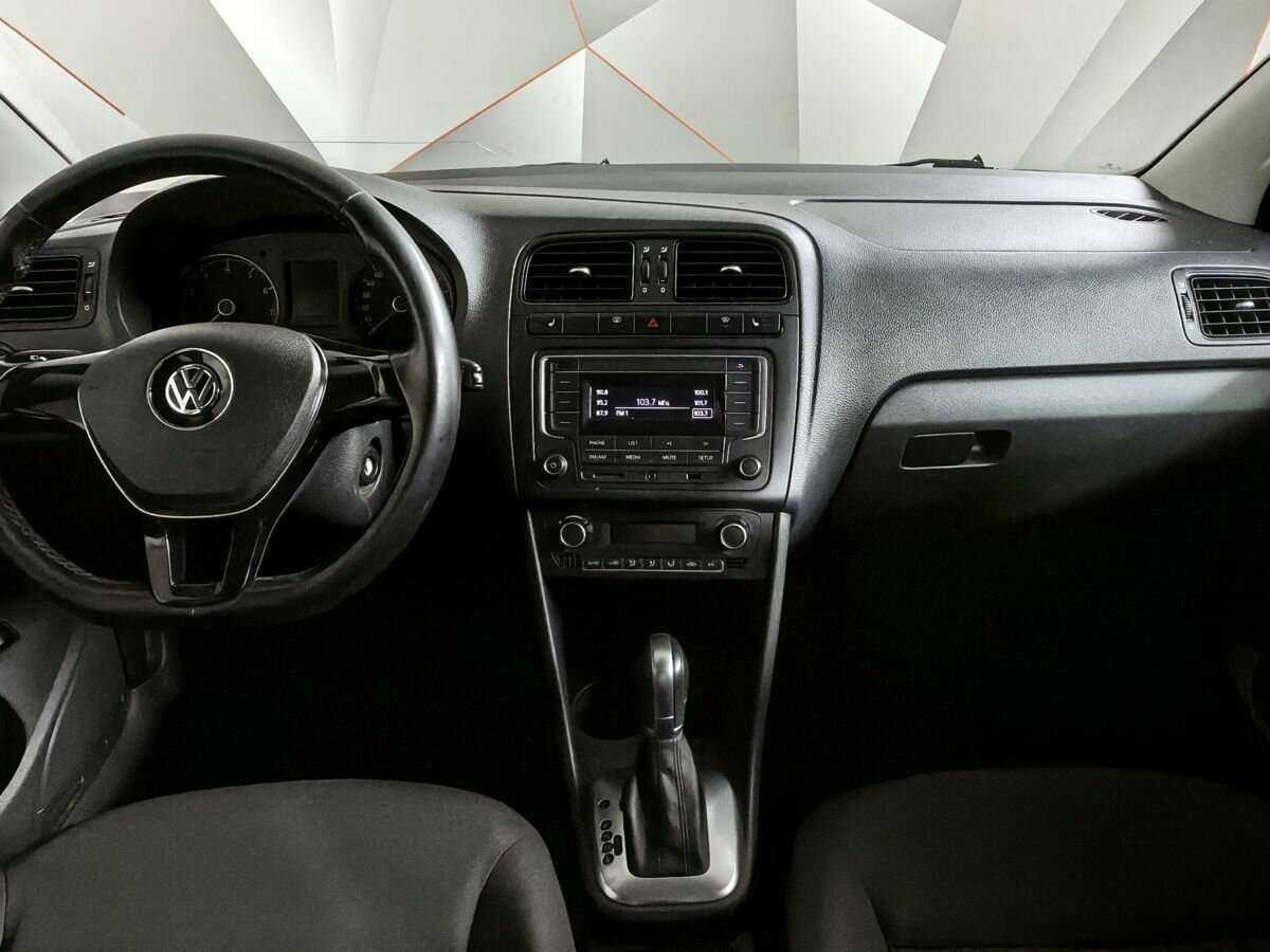 Купить Volkswagen Polo с пробегом. Фото: #9