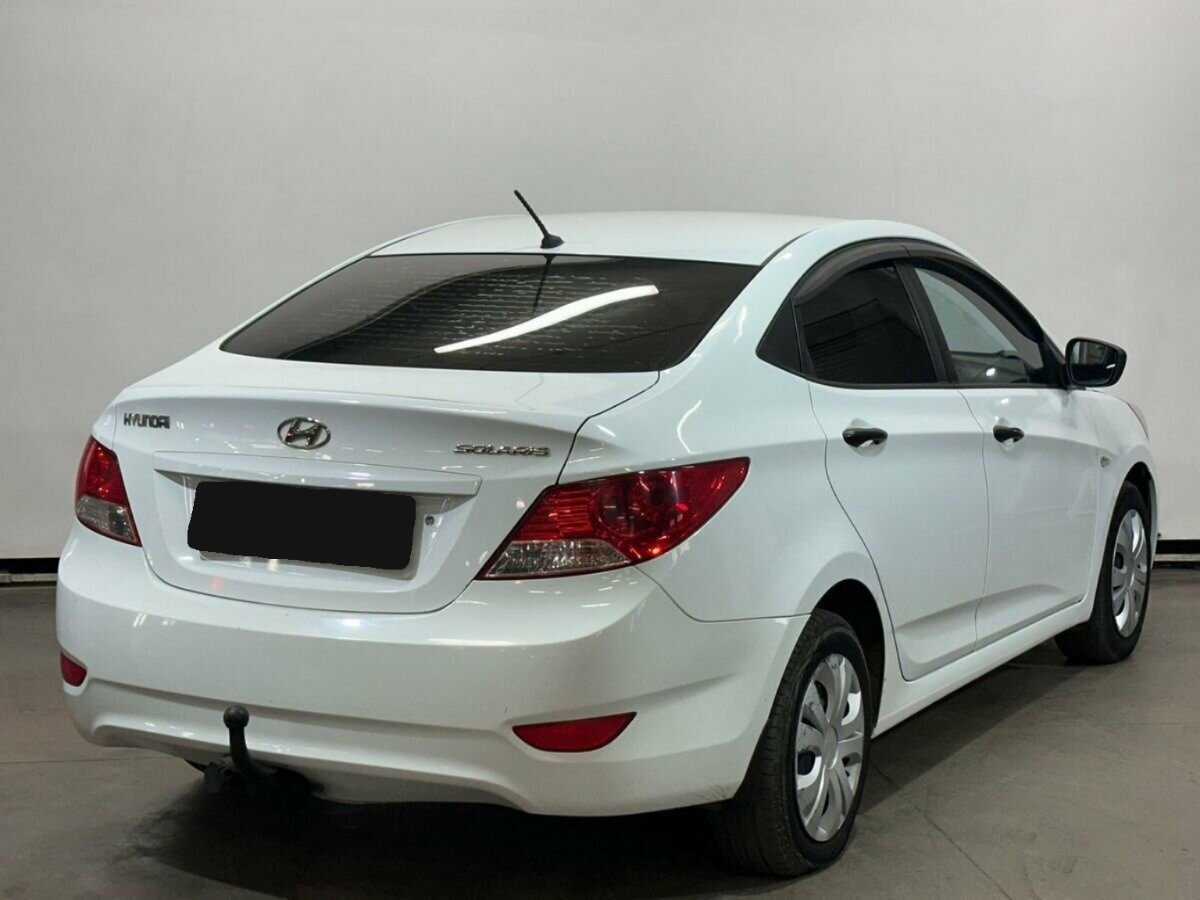 Купить Hyundai Solaris с пробегом. Фото: #4