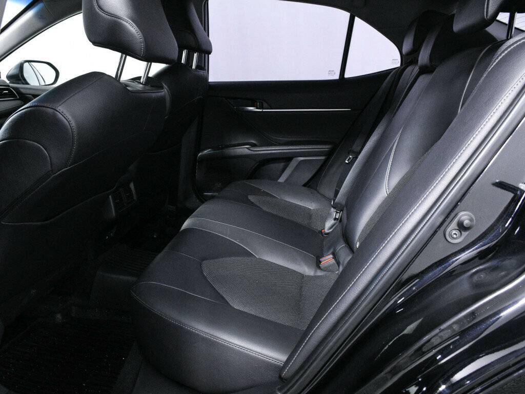 Купить Toyota Camry с пробегом. Фото: #11