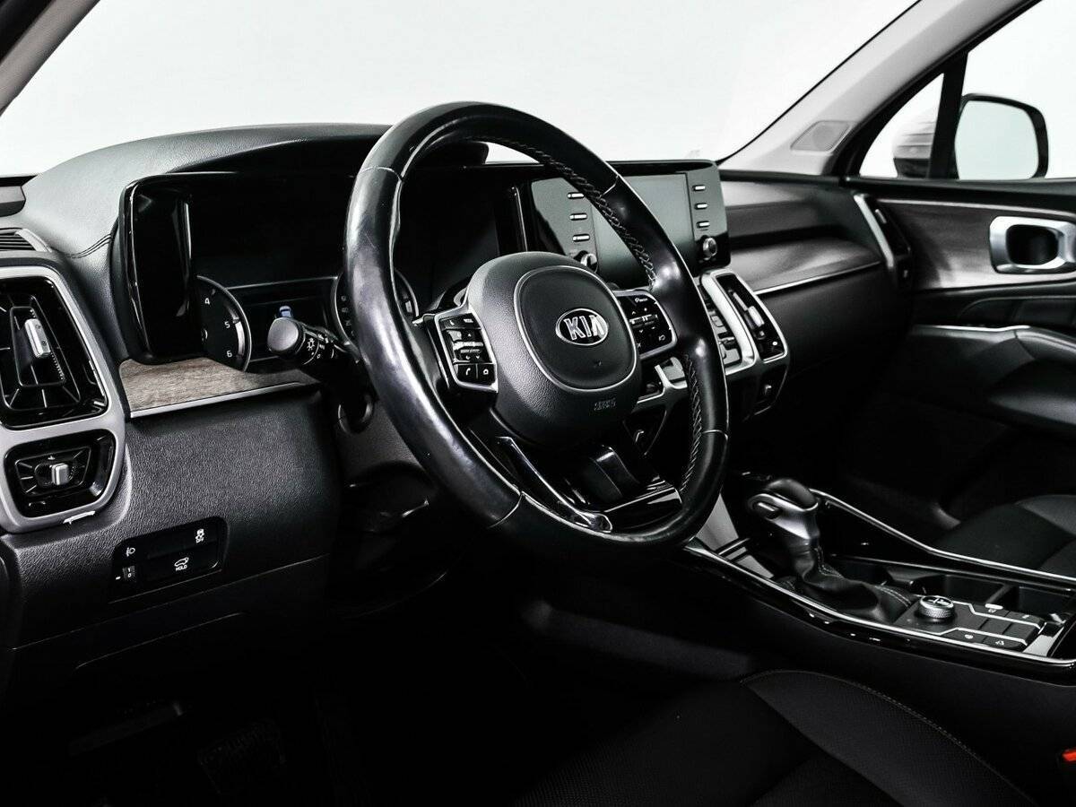 Купить Kia Sorento с пробегом. Фото: #11