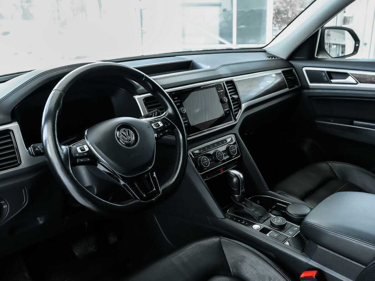 Купить Volkswagen Teramont с пробегом. Фото: #8