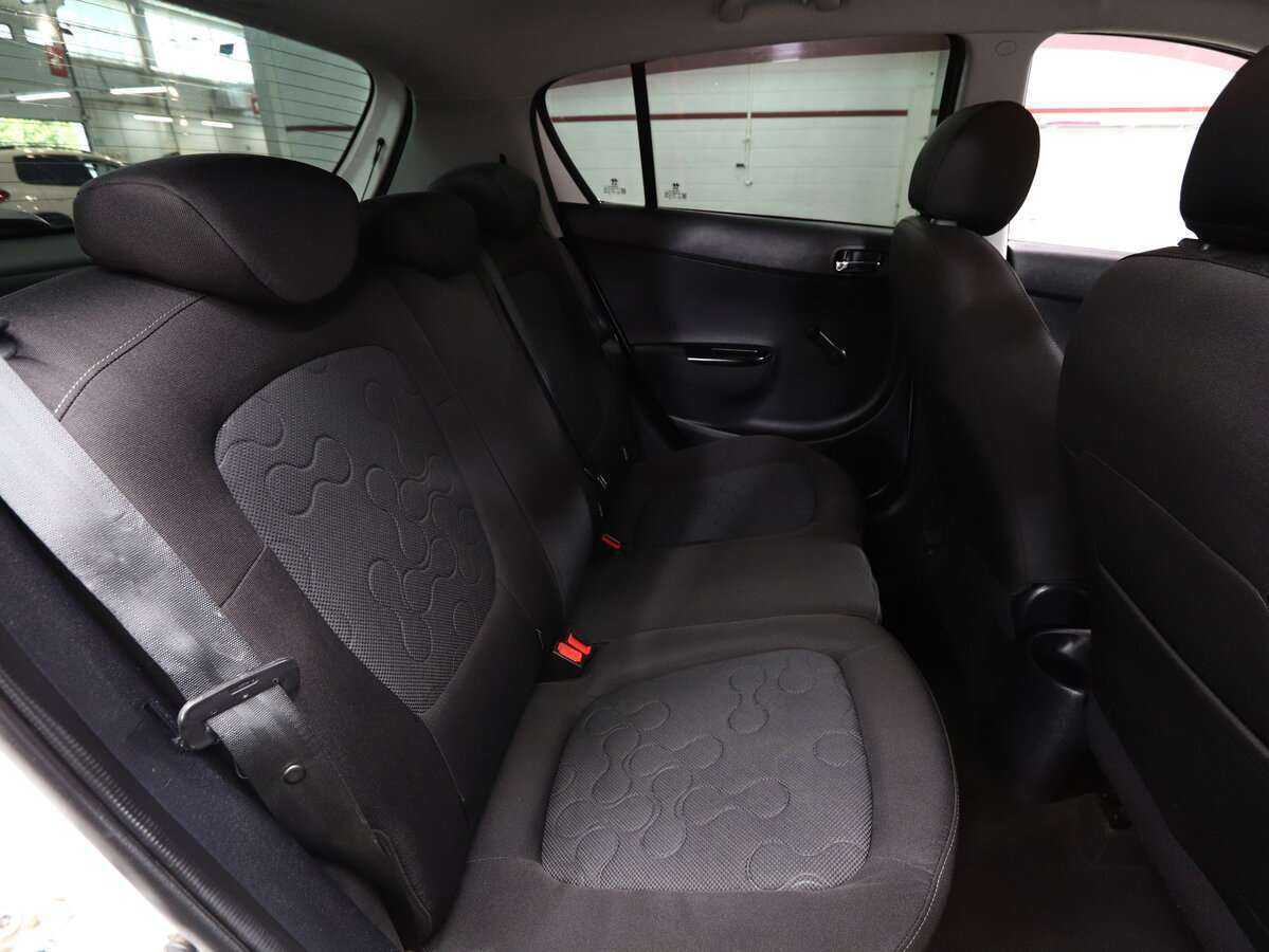 Купить Hyundai i20 с пробегом. Фото: #11