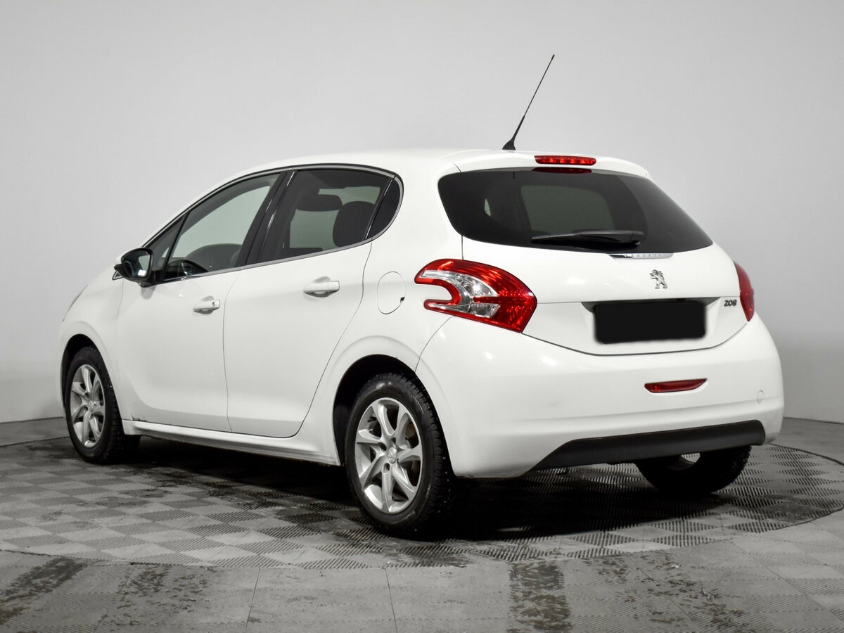 Купить Peugeot 208 с пробегом. Фото: #6