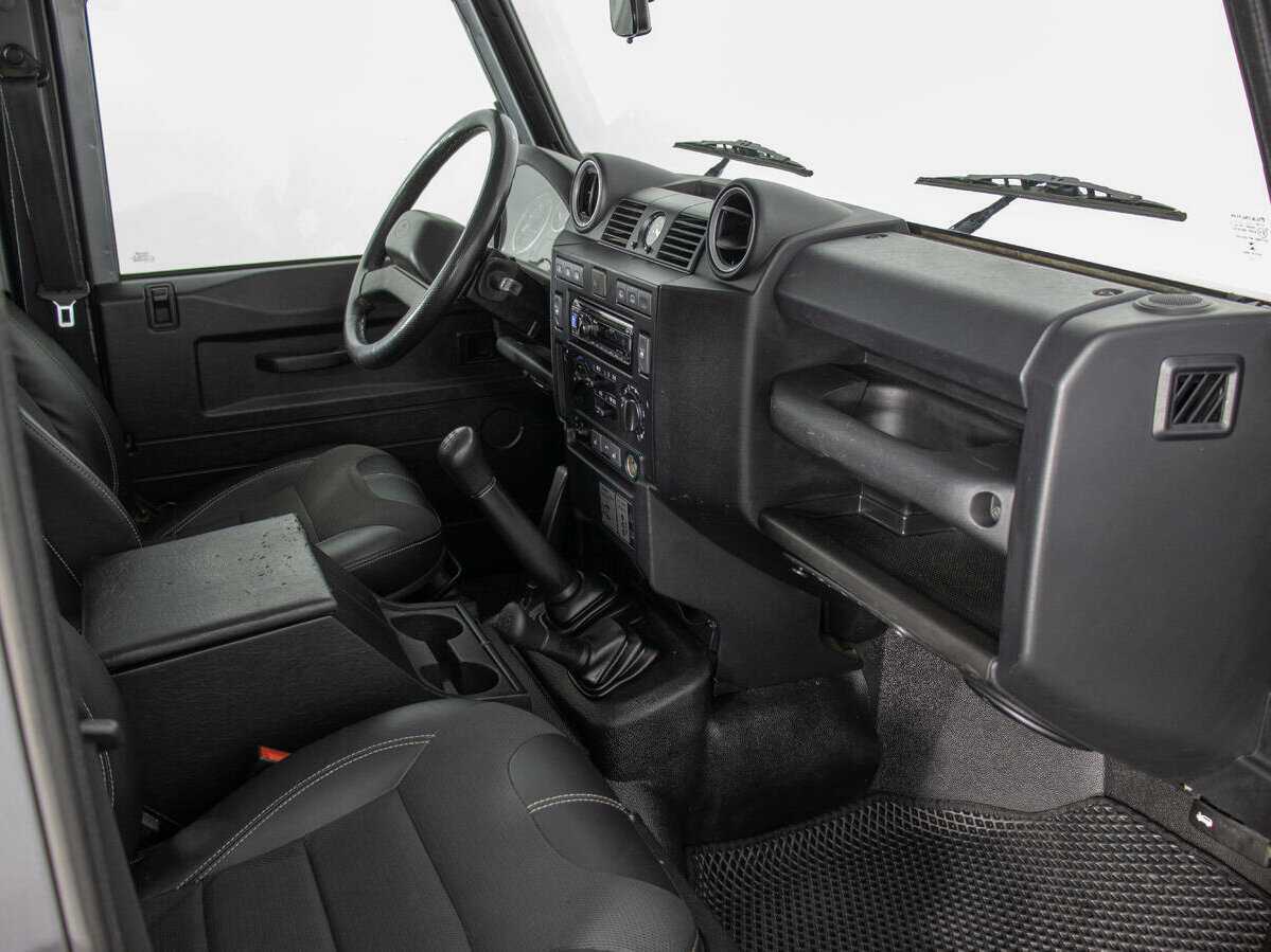 Купить Land Rover Defender с пробегом. Фото: #8