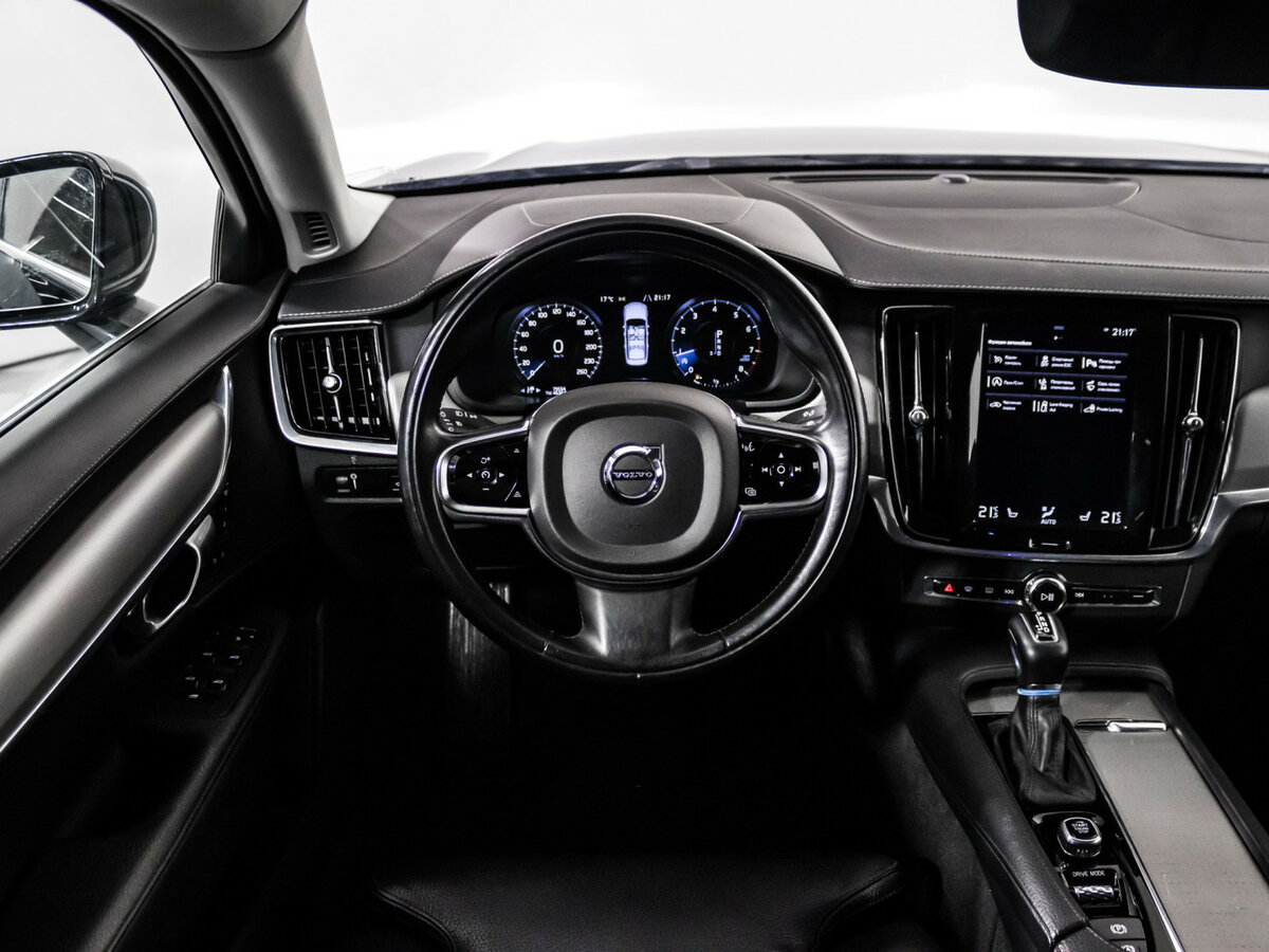 Купить Volvo S90 с пробегом. Фото: #19