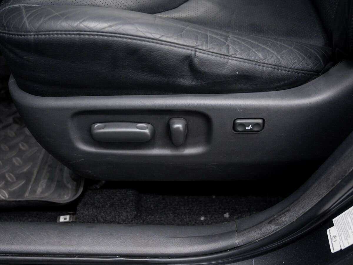 Купить Toyota RAV4 с пробегом. Фото: #16