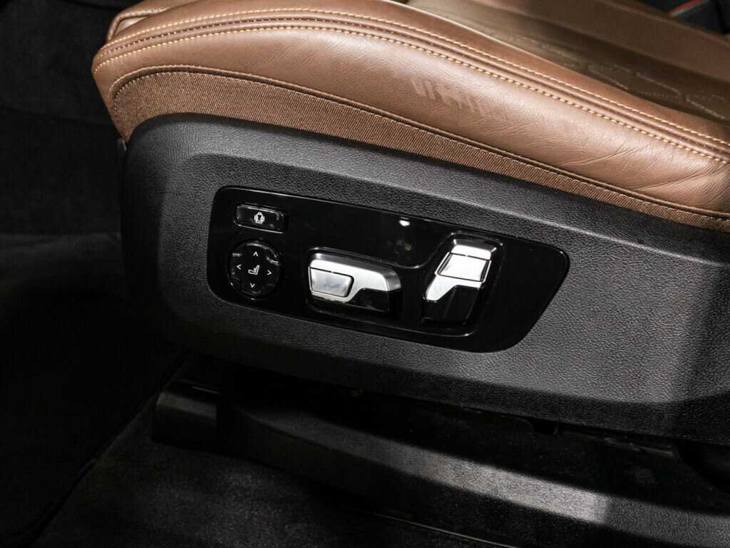 Купить BMW X7 с пробегом. Фото: #22