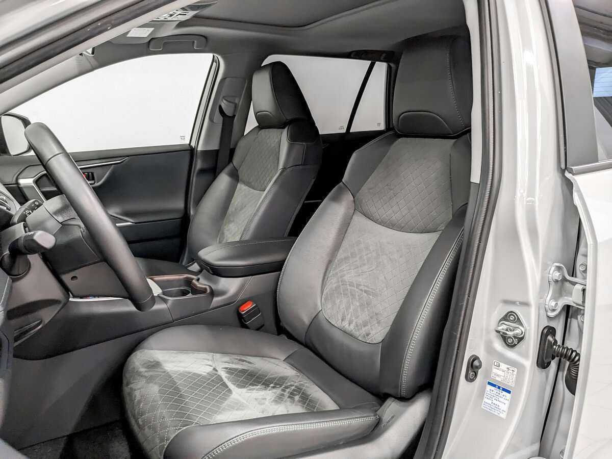 Купить Toyota RAV4 с пробегом. Фото: #14