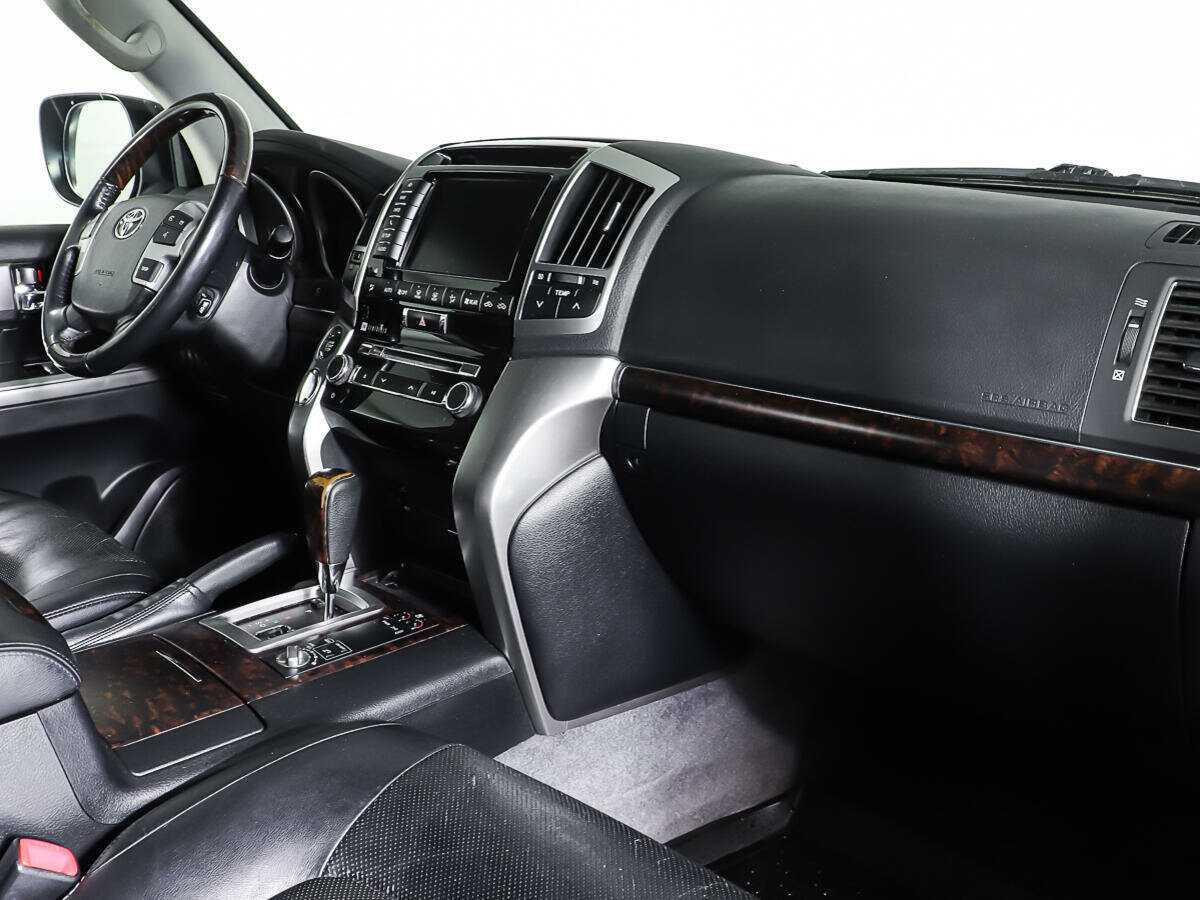 Купить Toyota Land Cruiser с пробегом. Фото: #8
