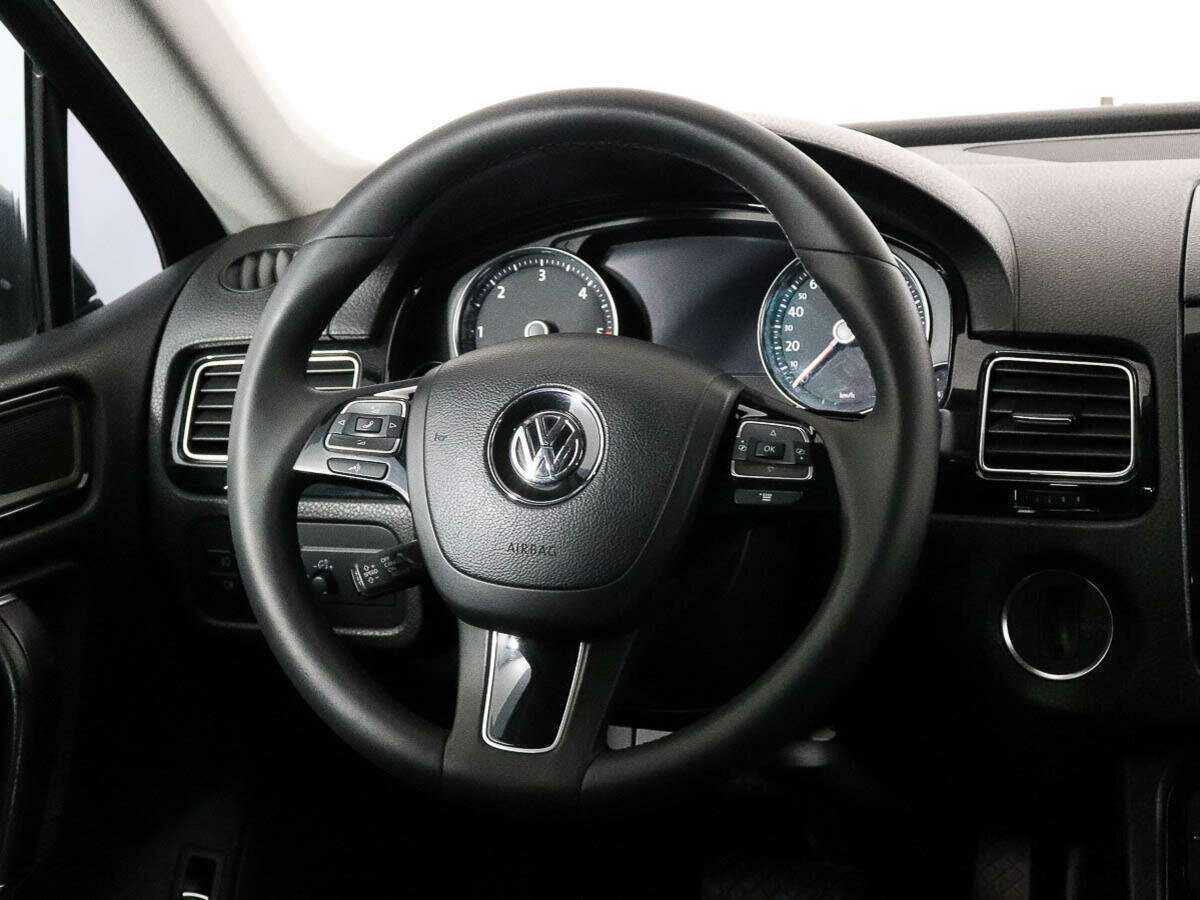 Купить Volkswagen Touareg с пробегом. Фото: #10