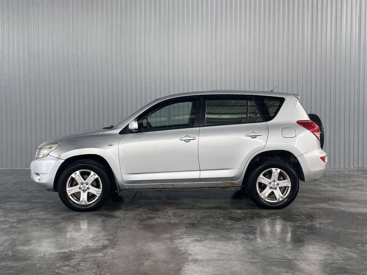 Купить Toyota RAV4 с пробегом. Фото: #7