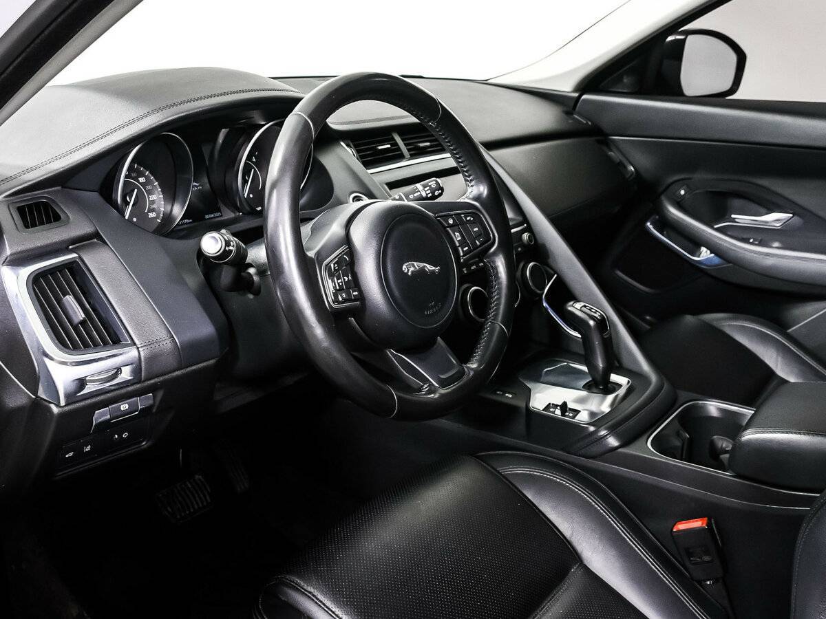 Купить Jaguar E-Pace с пробегом. Фото: #12
