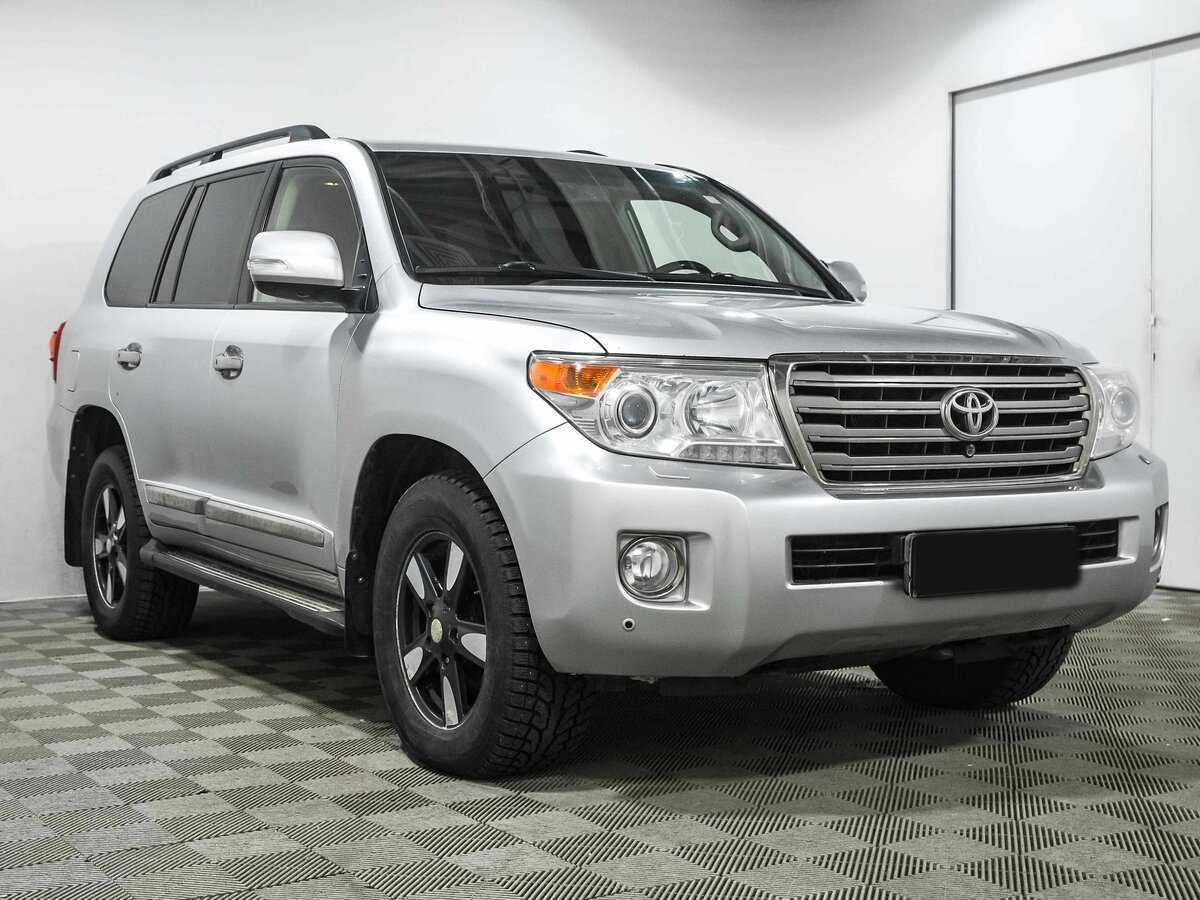 Купить Toyota Land Cruiser с пробегом. Фото: #2