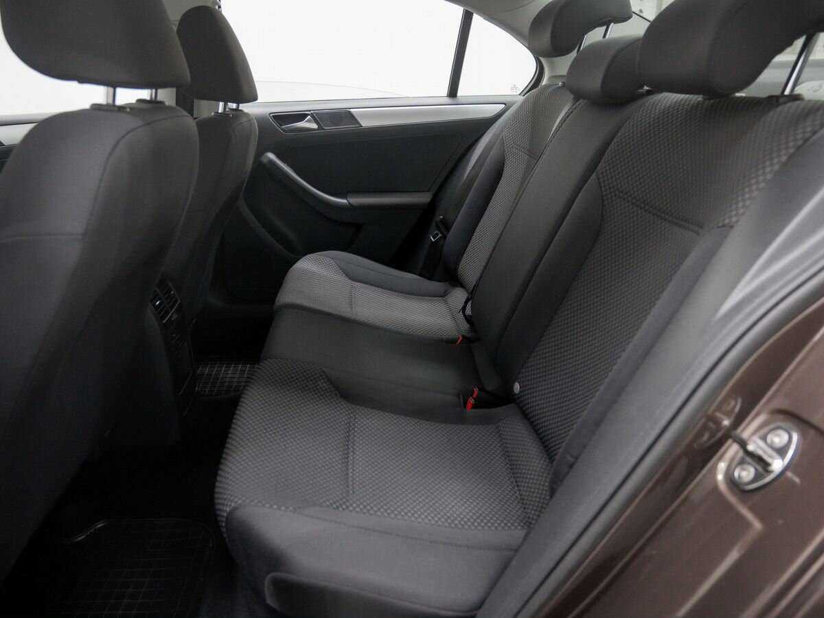 Купить Volkswagen Jetta с пробегом. Фото: #8