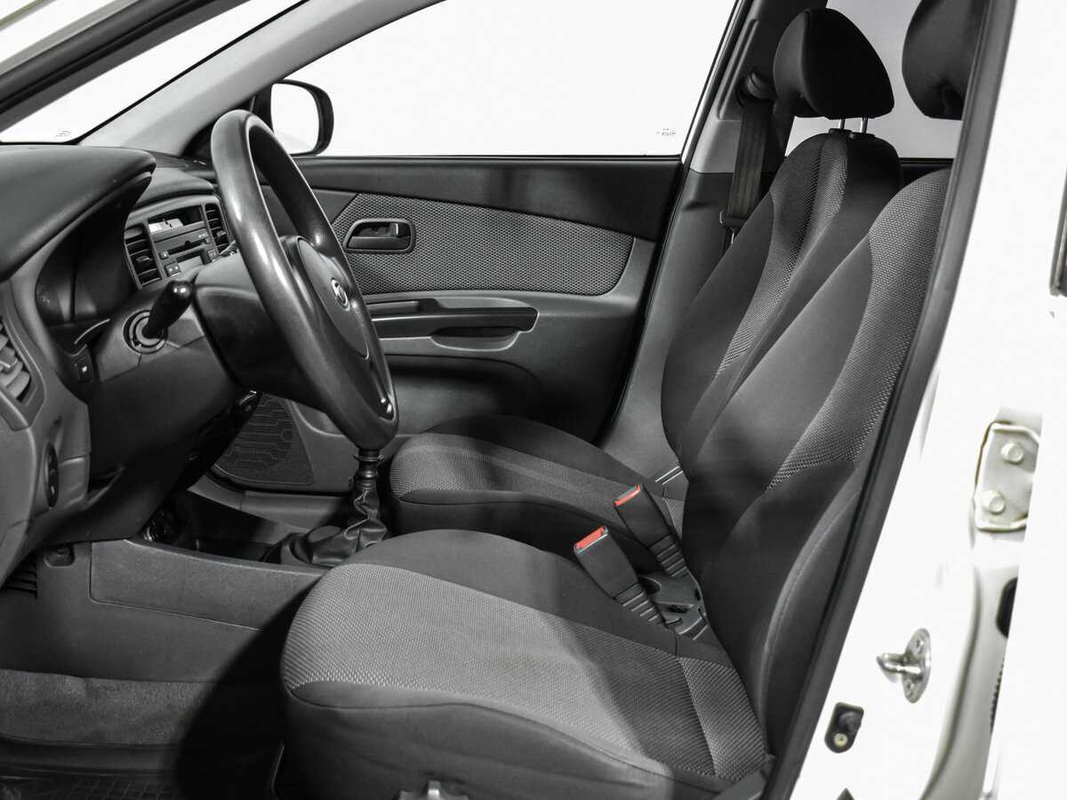 Купить Kia Rio с пробегом. Фото: #9