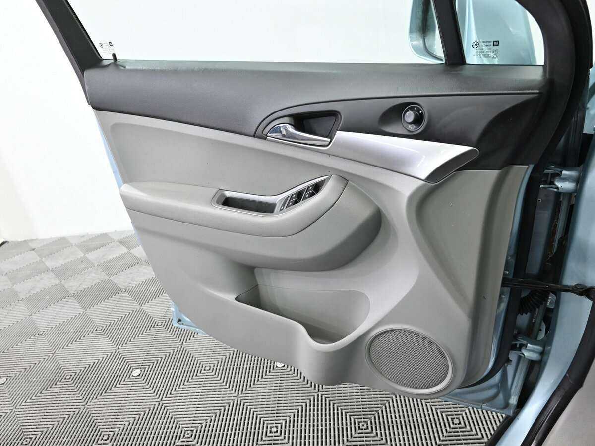 Купить Chevrolet Orlando с пробегом. Фото: #8