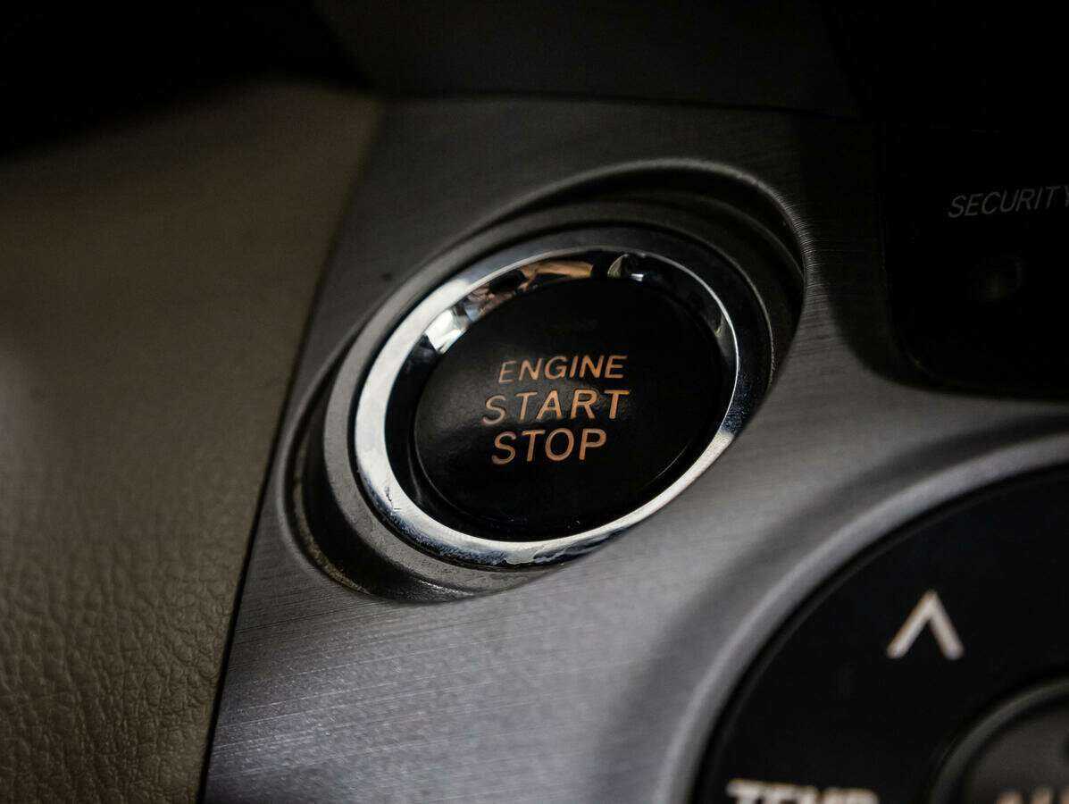 Купить Toyota RAV4 с пробегом. Фото: #17