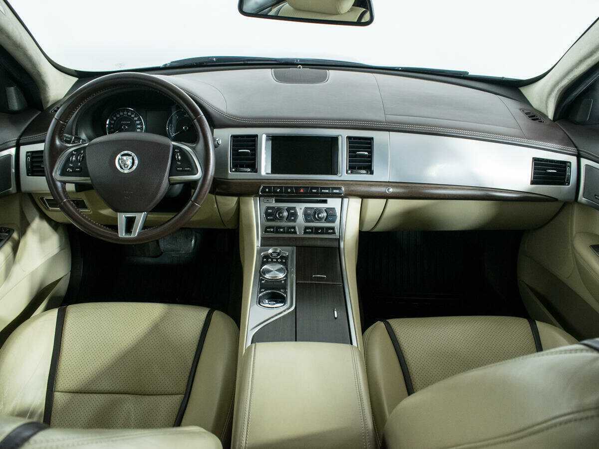 Купить Jaguar XF с пробегом. Фото: #10