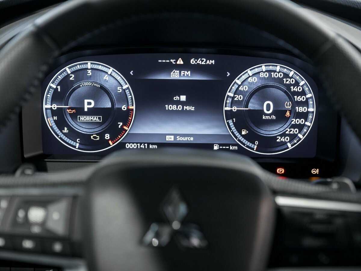 Купить Mitsubishi Outlander с пробегом. Фото: #18