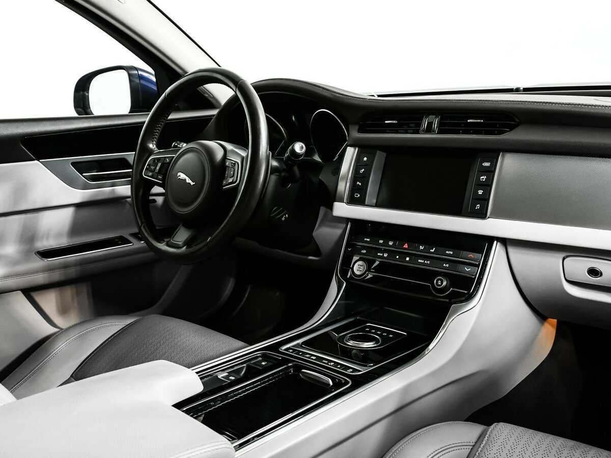 Купить Jaguar XF с пробегом. Фото: #8