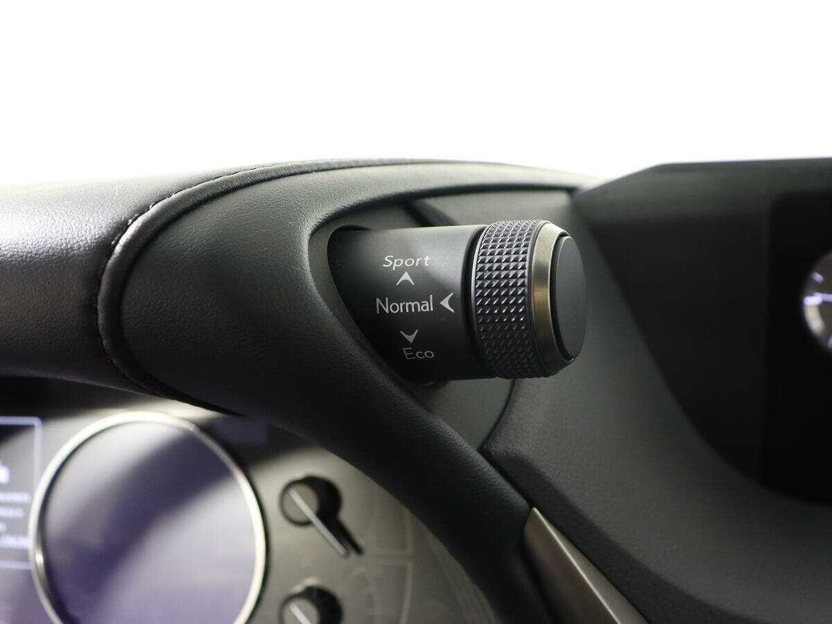 Купить Lexus ES с пробегом. Фото: #24