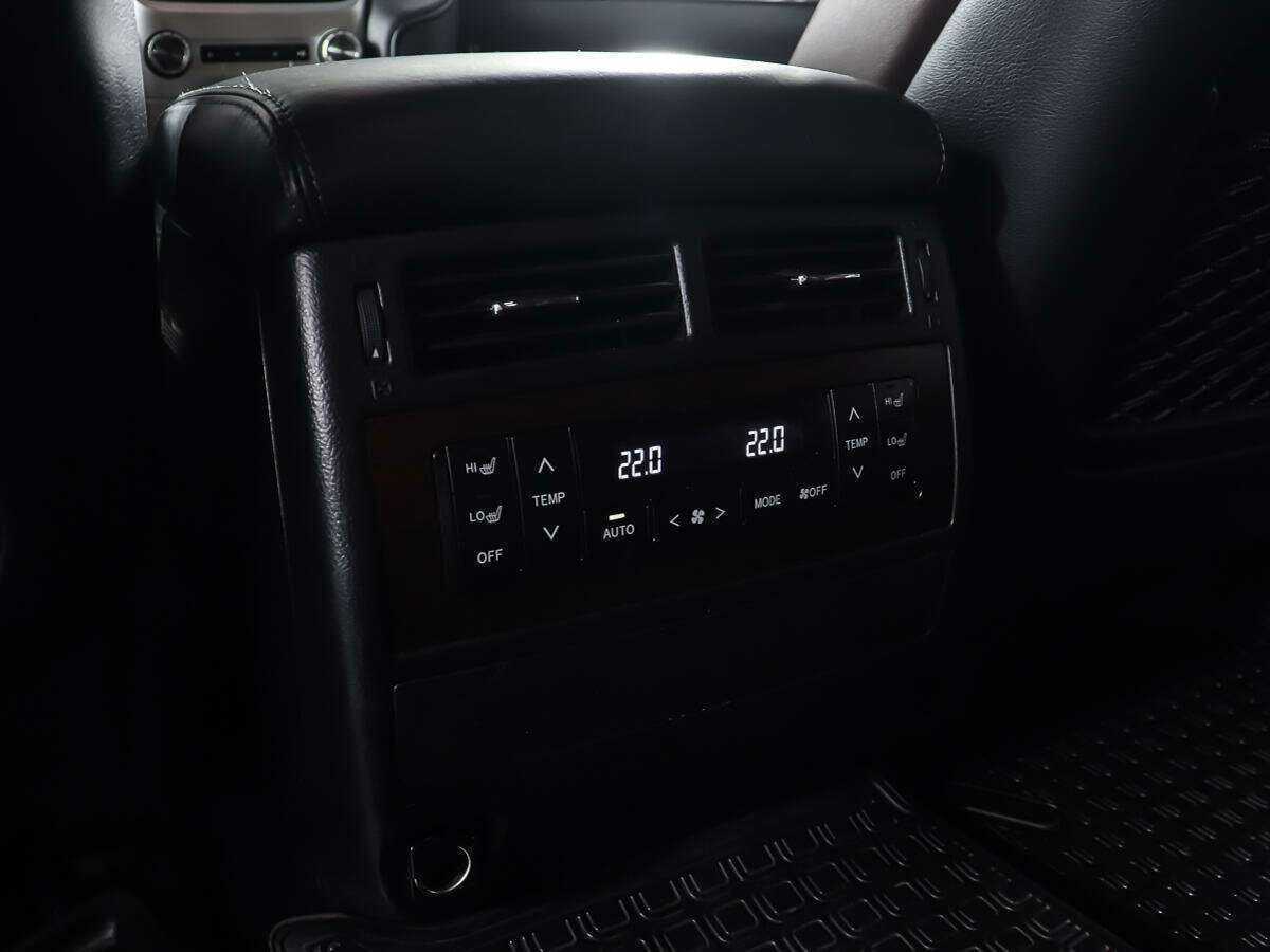 Купить Toyota Land Cruiser с пробегом. Фото: #15