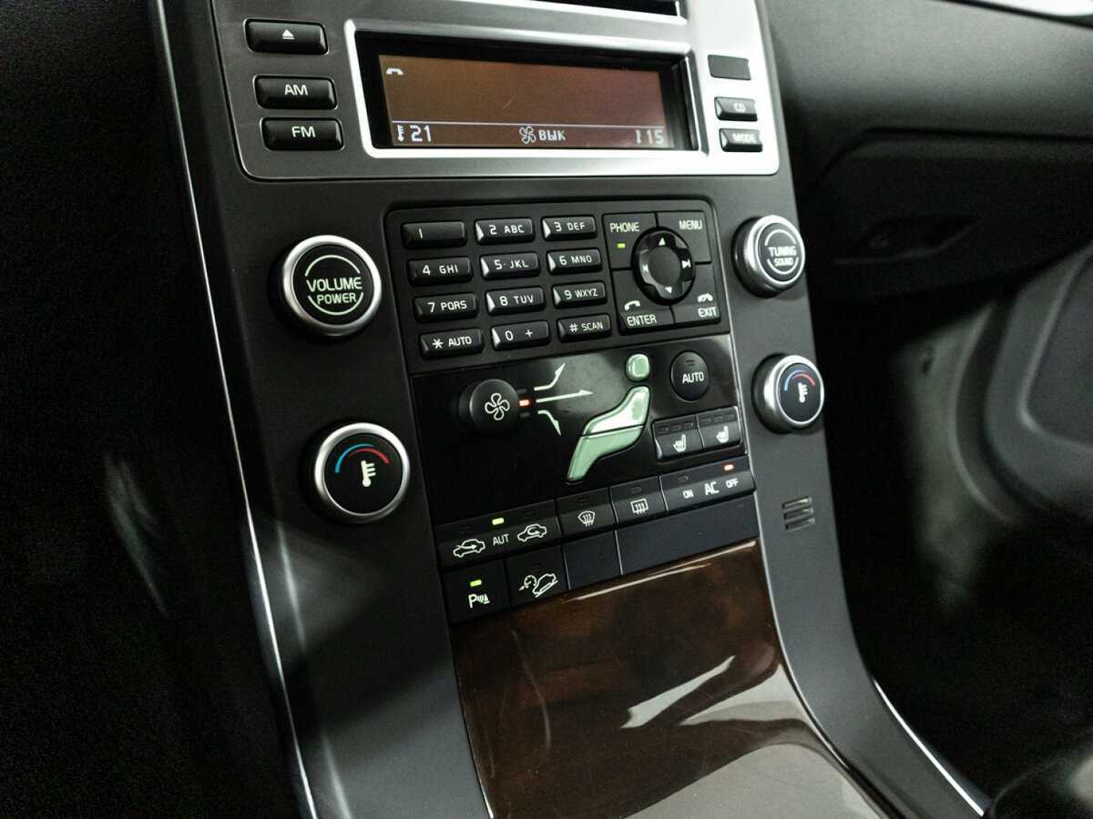 Купить Volvo XC70 с пробегом. Фото: #18
