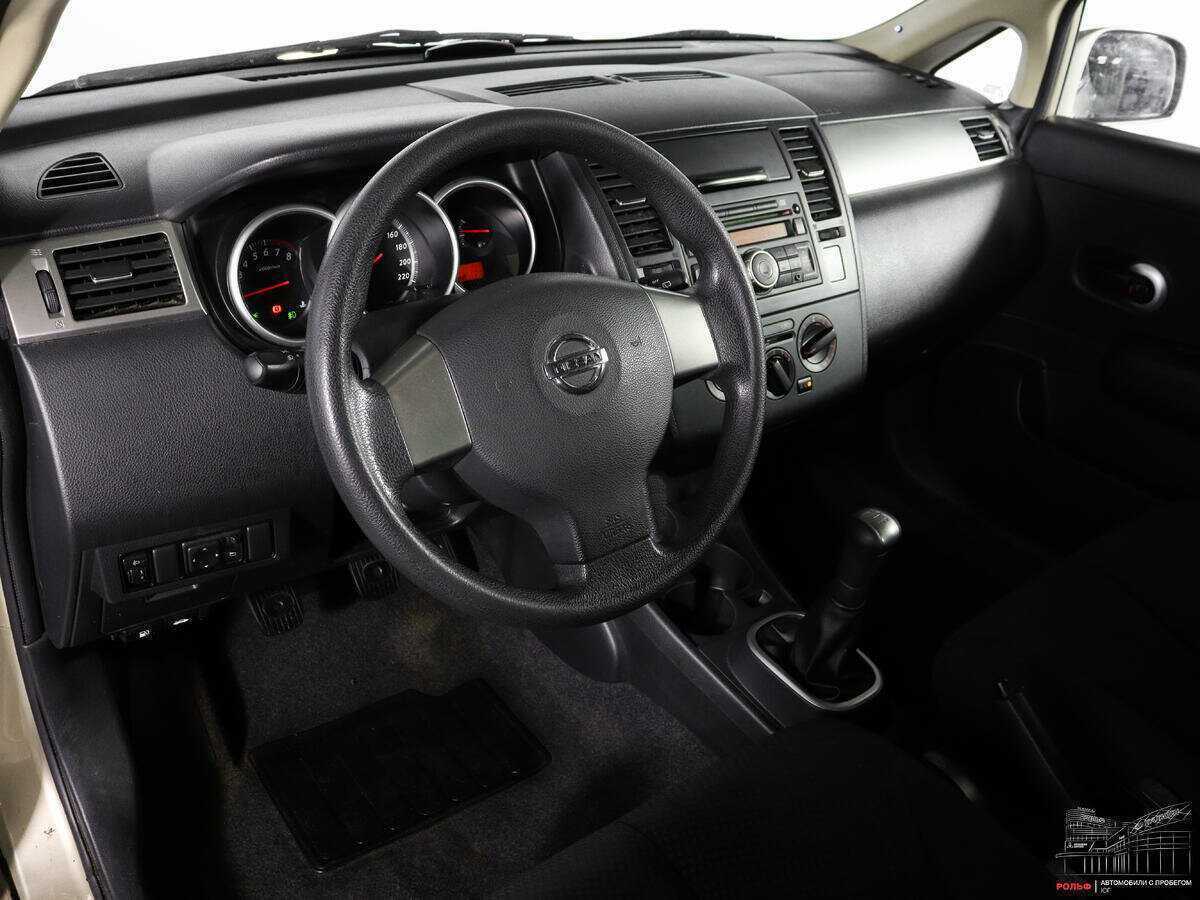 Купить Nissan Tiida с пробегом. Фото: #13