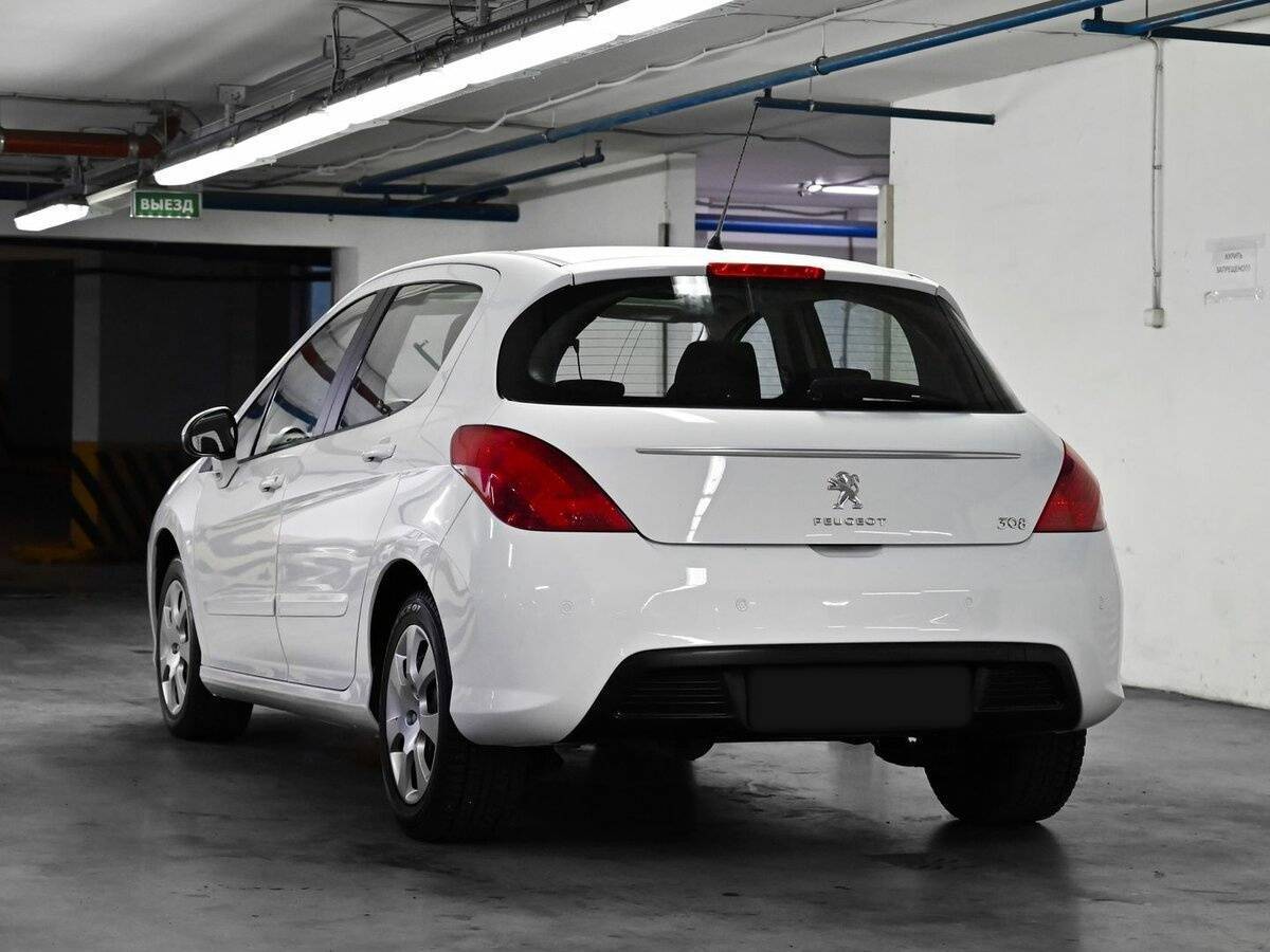 Купить Peugeot 308 с пробегом. Фото: #2
