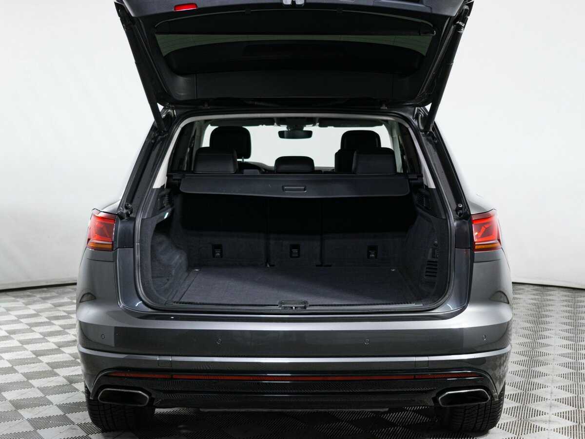 Купить Volkswagen Touareg с пробегом. Фото: #8