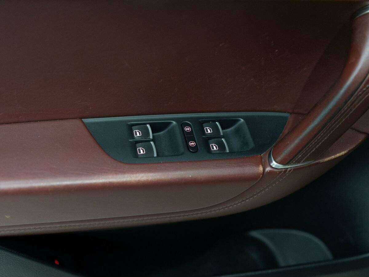 Купить Volkswagen Touareg с пробегом. Фото: #14