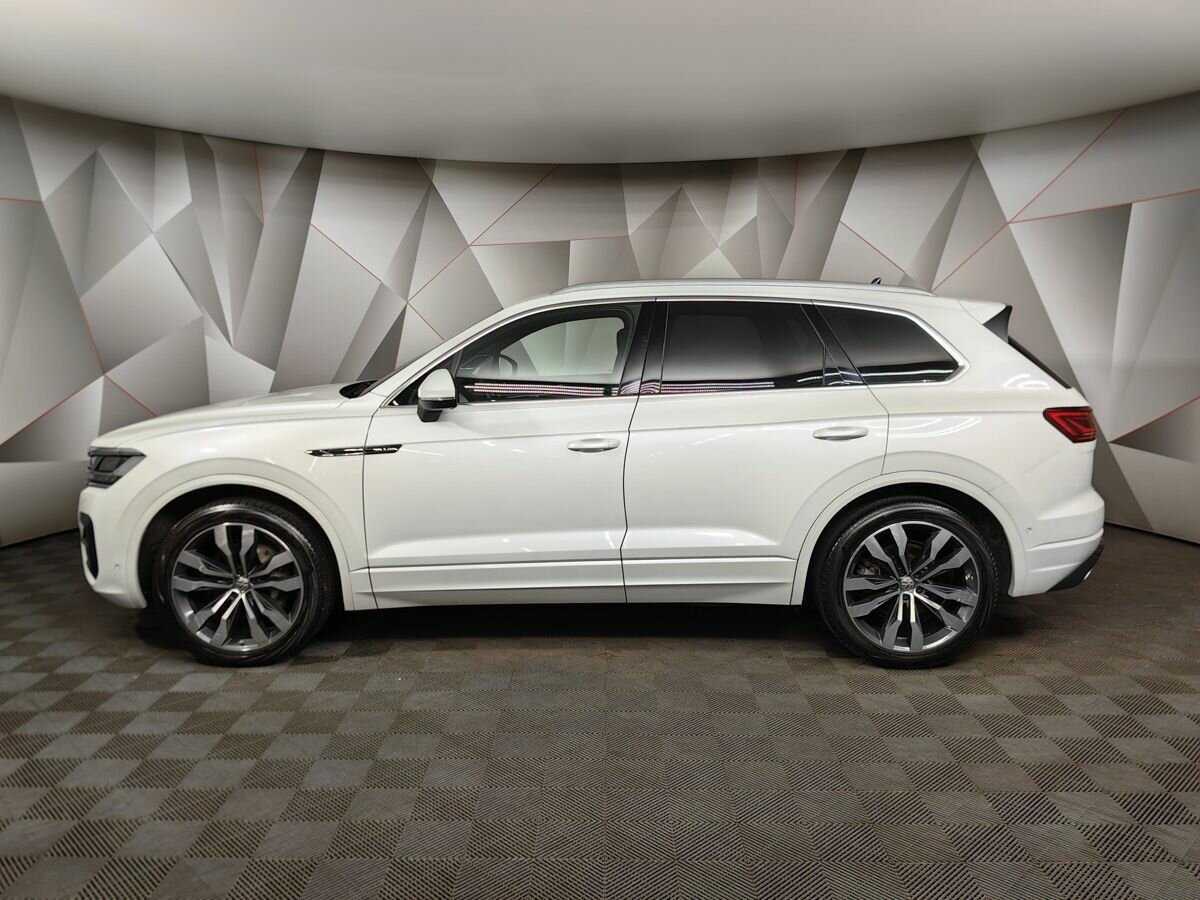 Купить Volkswagen Touareg с пробегом. Фото: #4