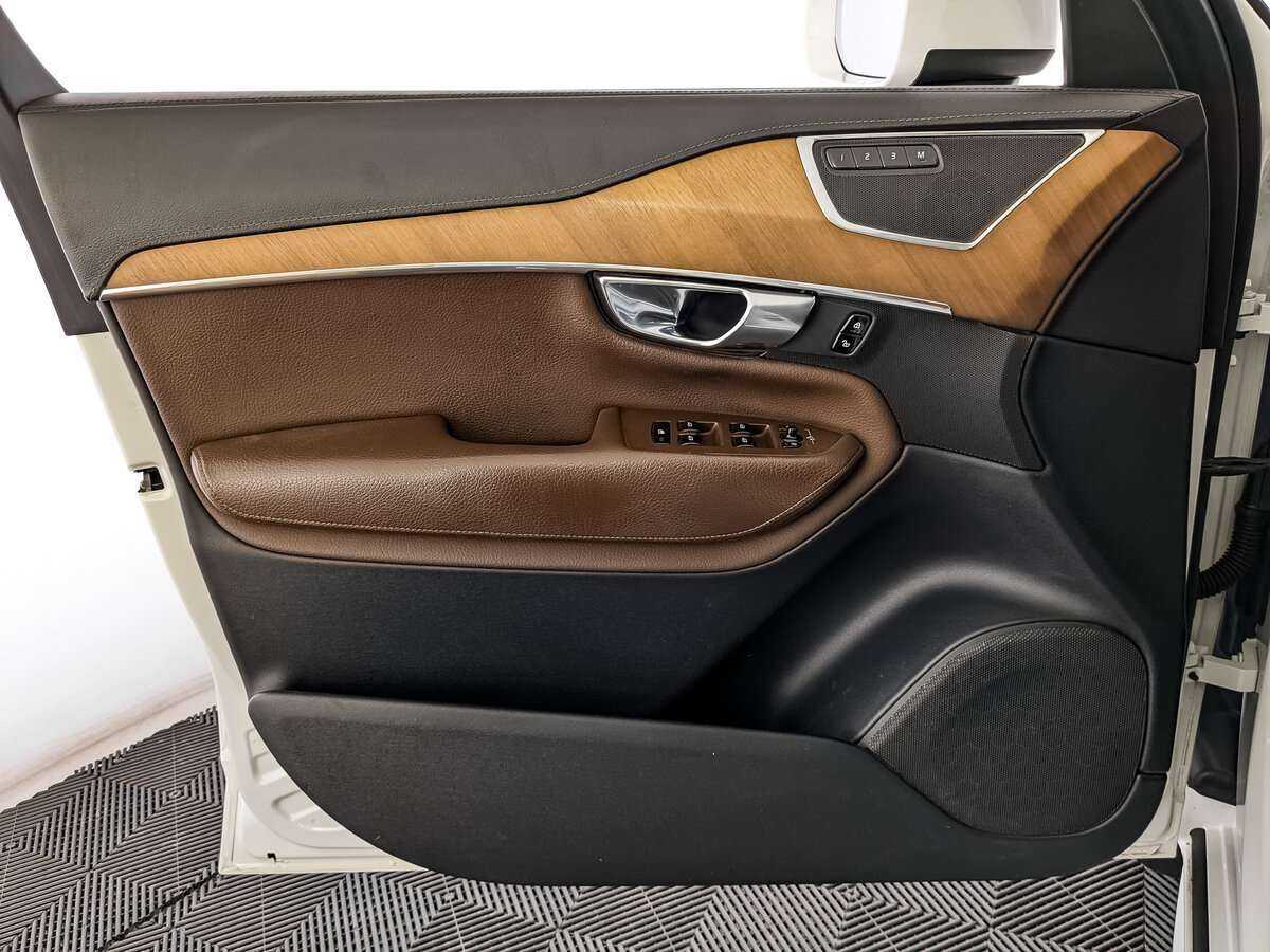 Купить Volvo XC90 с пробегом. Фото: #14