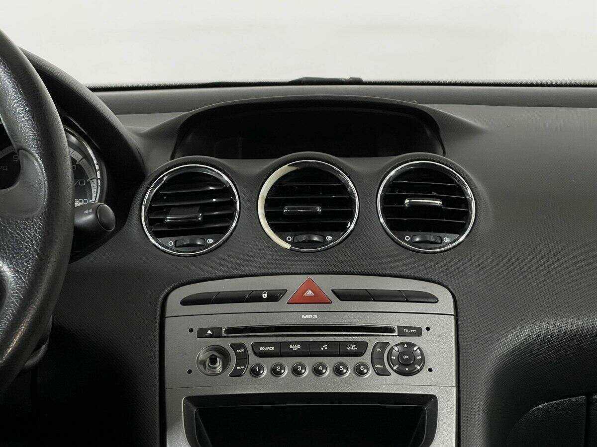 Купить Peugeot 308 с пробегом. Фото: #11
