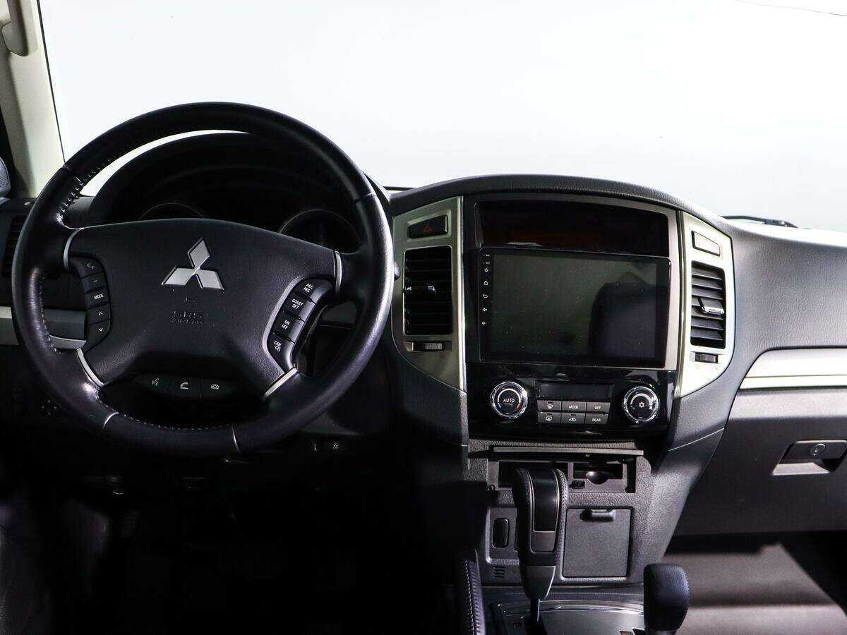 Купить Mitsubishi Pajero с пробегом. Фото: #9