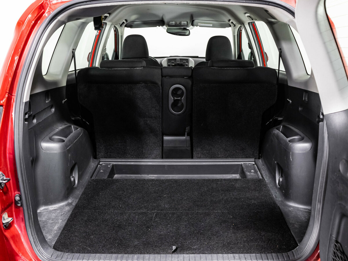 Купить Toyota RAV4 с пробегом. Фото: #16