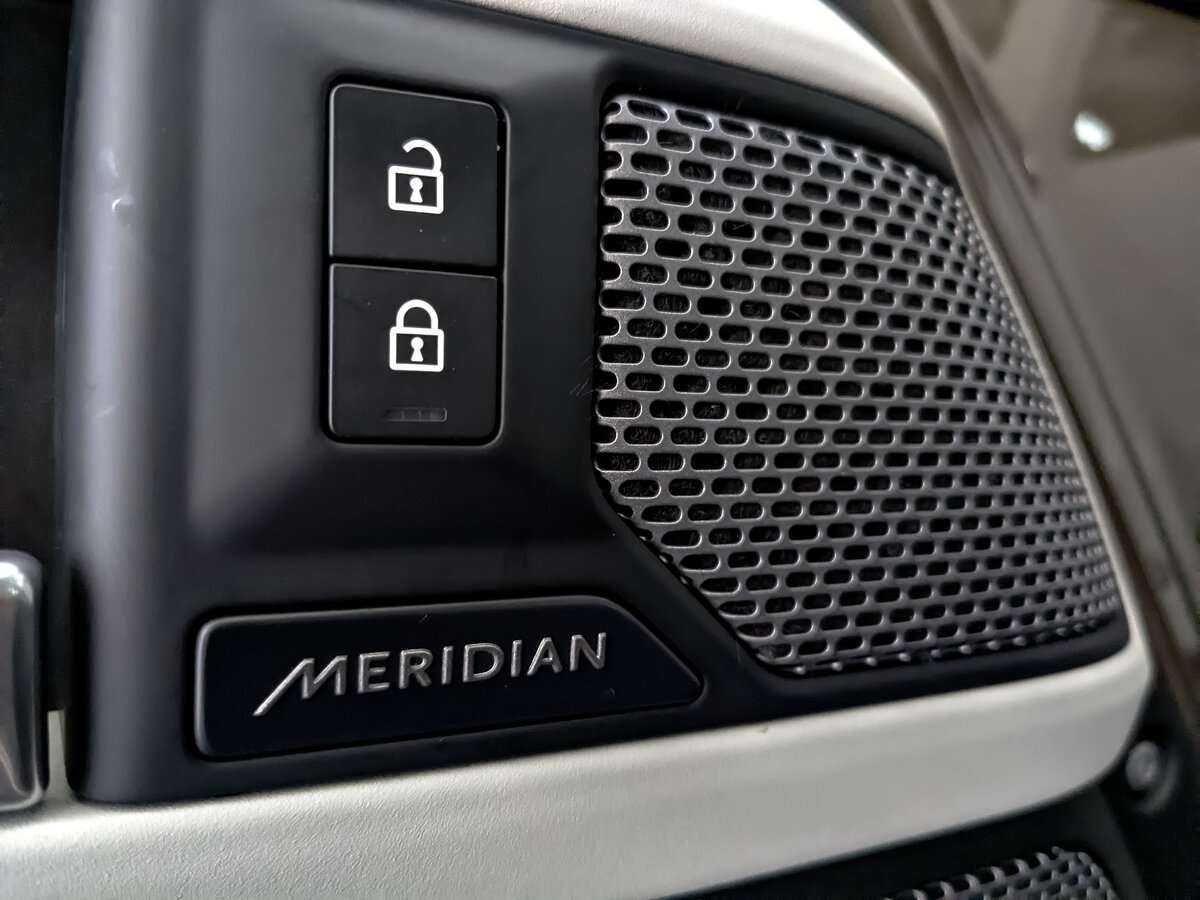 Купить Land Rover Defender с пробегом. Фото: #23
