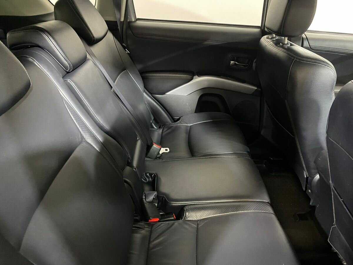 Купить Mitsubishi Outlander с пробегом. Фото: #11